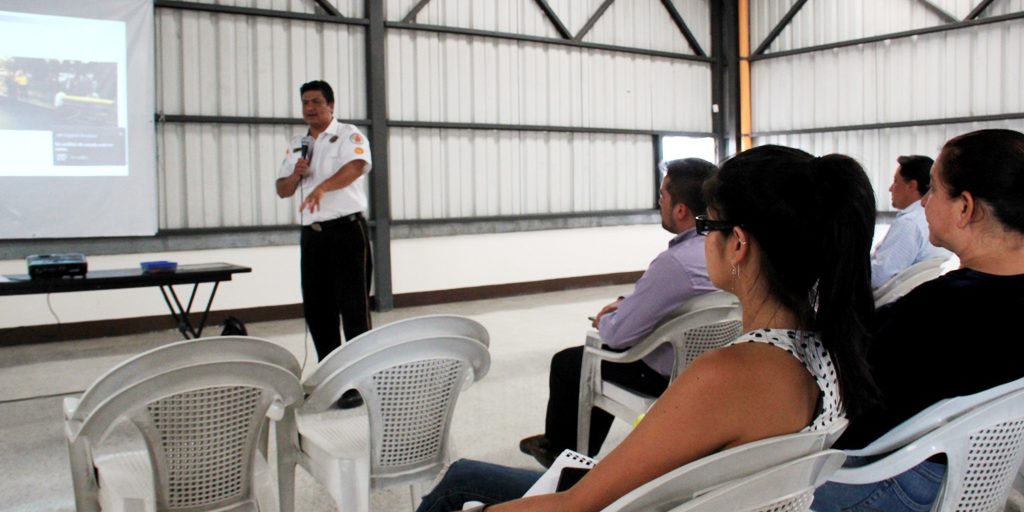 Trabajadores de Mides reciben capacitación sobre el contenido de botiquín de primeros auxilios Trabajadores de Mides reciben capacitación sobre el contenido de botiquín de primeros auxilios