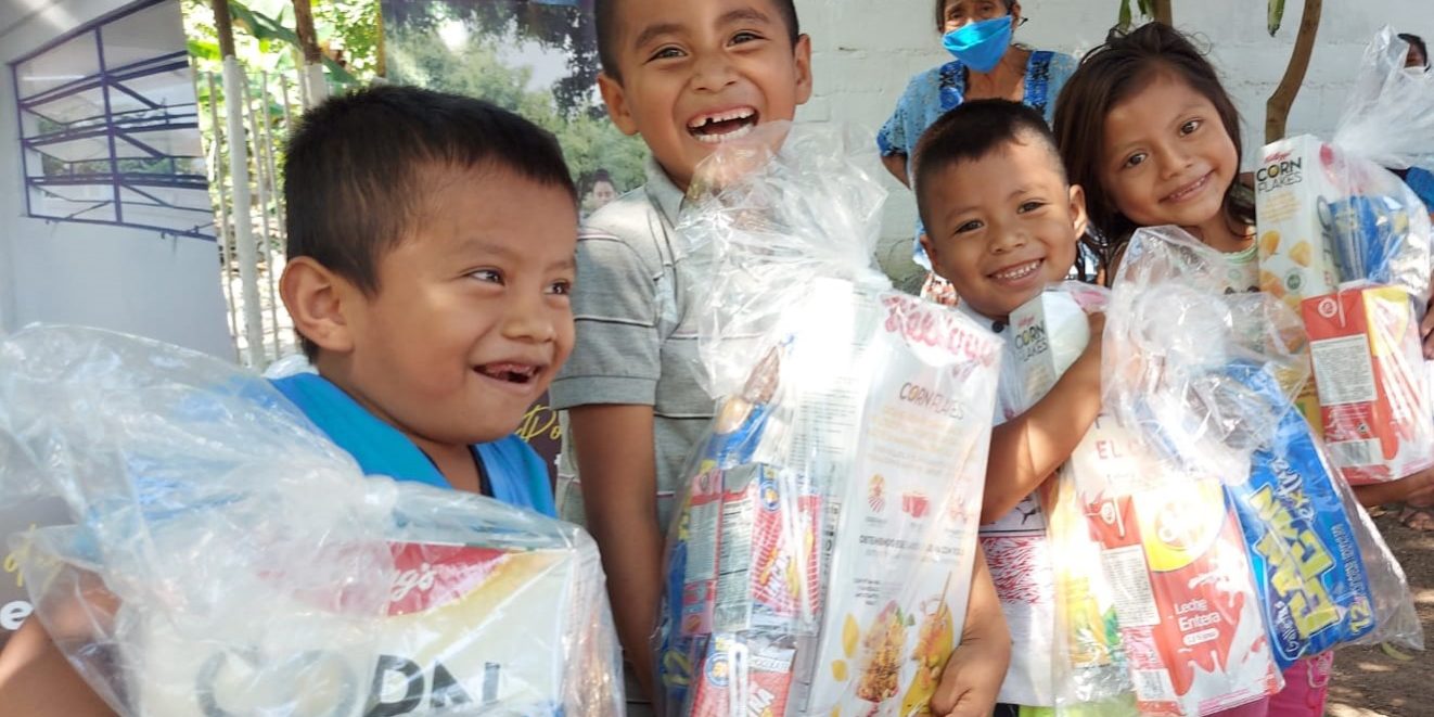 Foto entrega alimentos